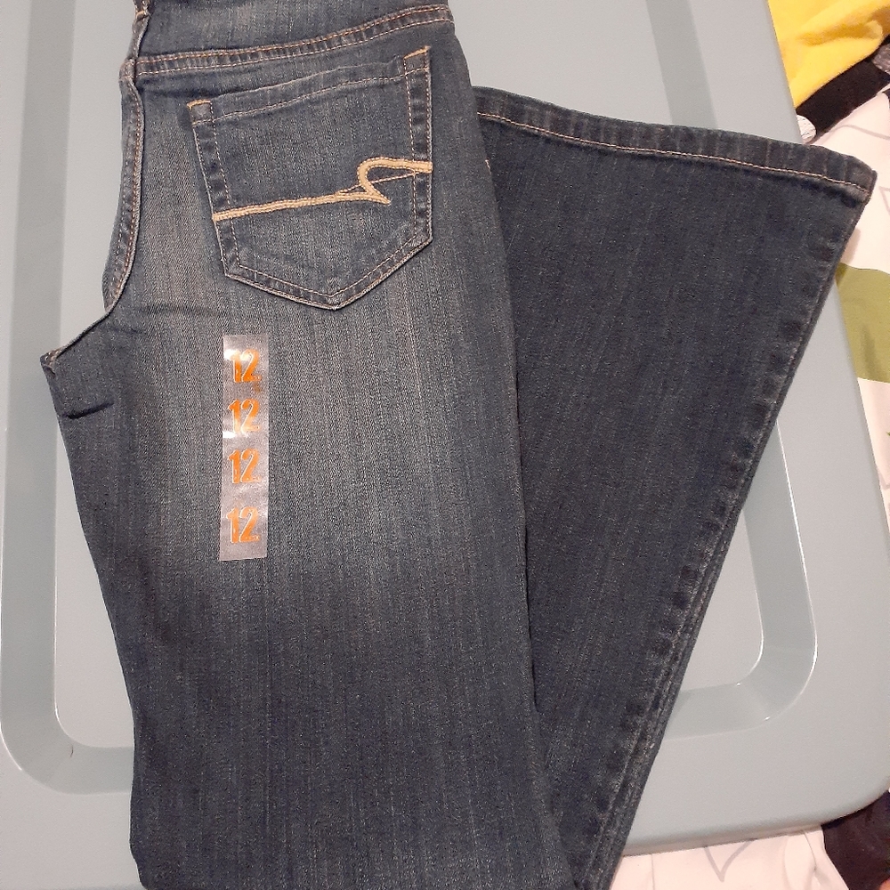 77 kids MADE BY AMERICAN EAGLE